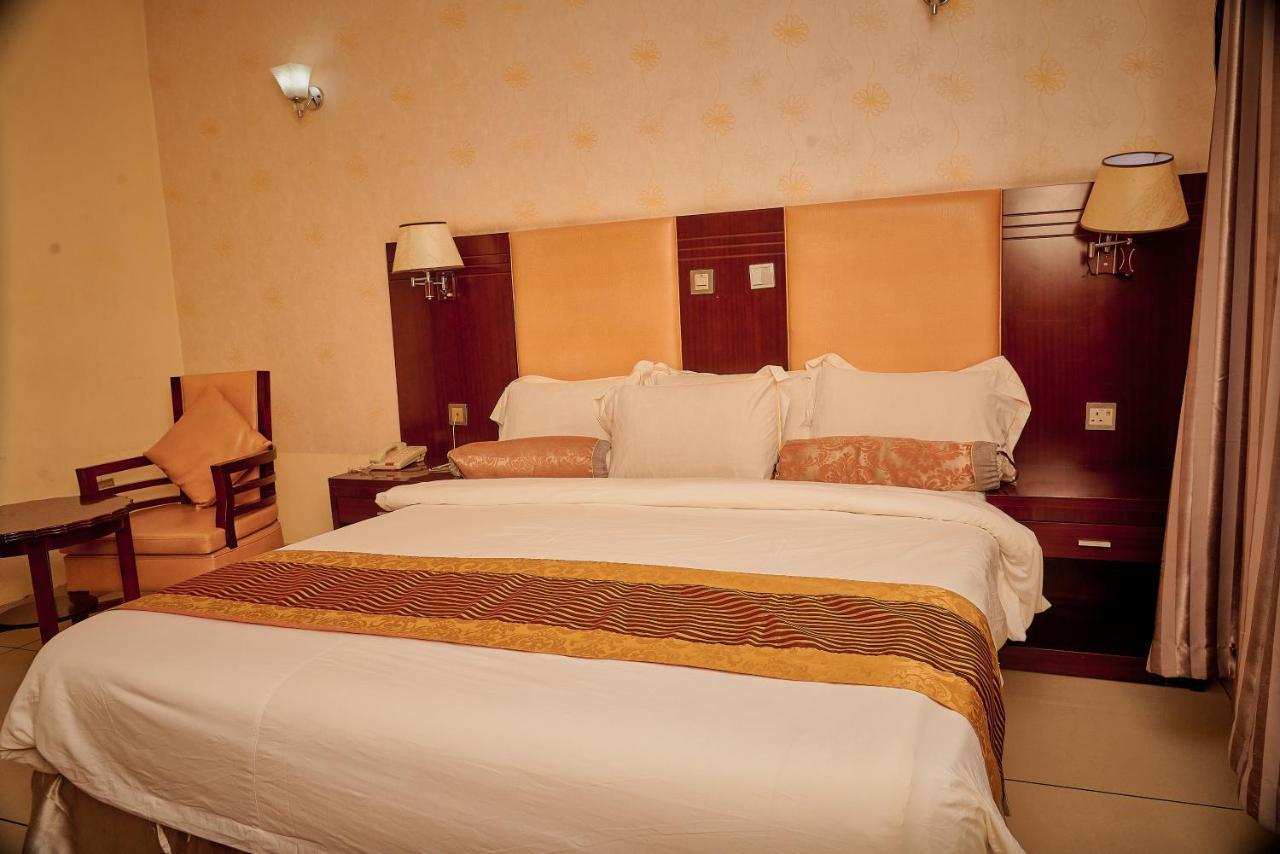 Barcelona Hotels, Abuja Mobushipe Ngoại thất bức ảnh