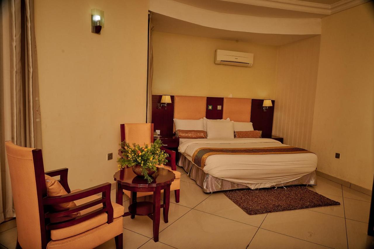 Barcelona Hotels, Abuja Mobushipe Ngoại thất bức ảnh