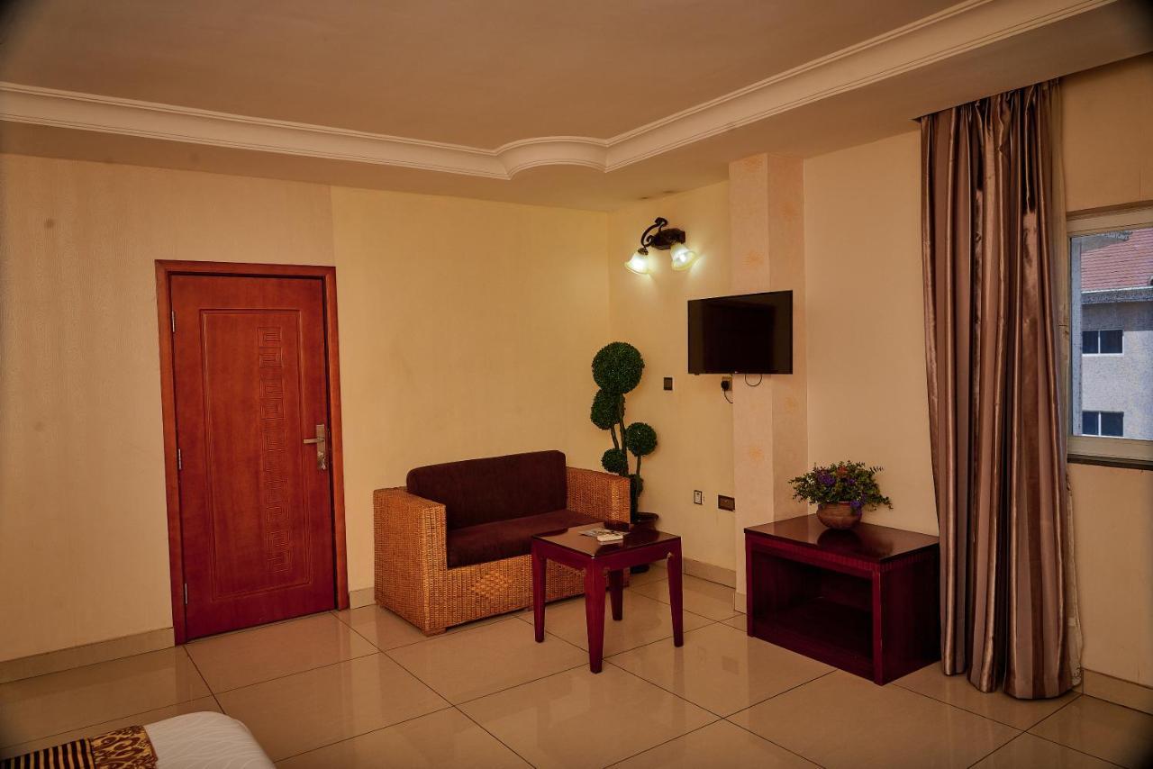 Barcelona Hotels, Abuja Mobushipe Ngoại thất bức ảnh
