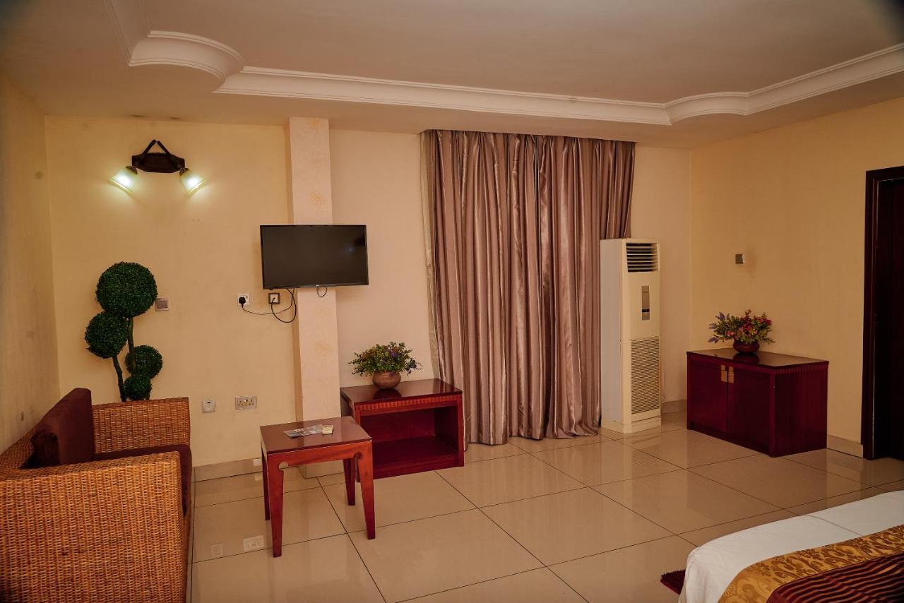 Barcelona Hotels, Abuja Mobushipe Ngoại thất bức ảnh