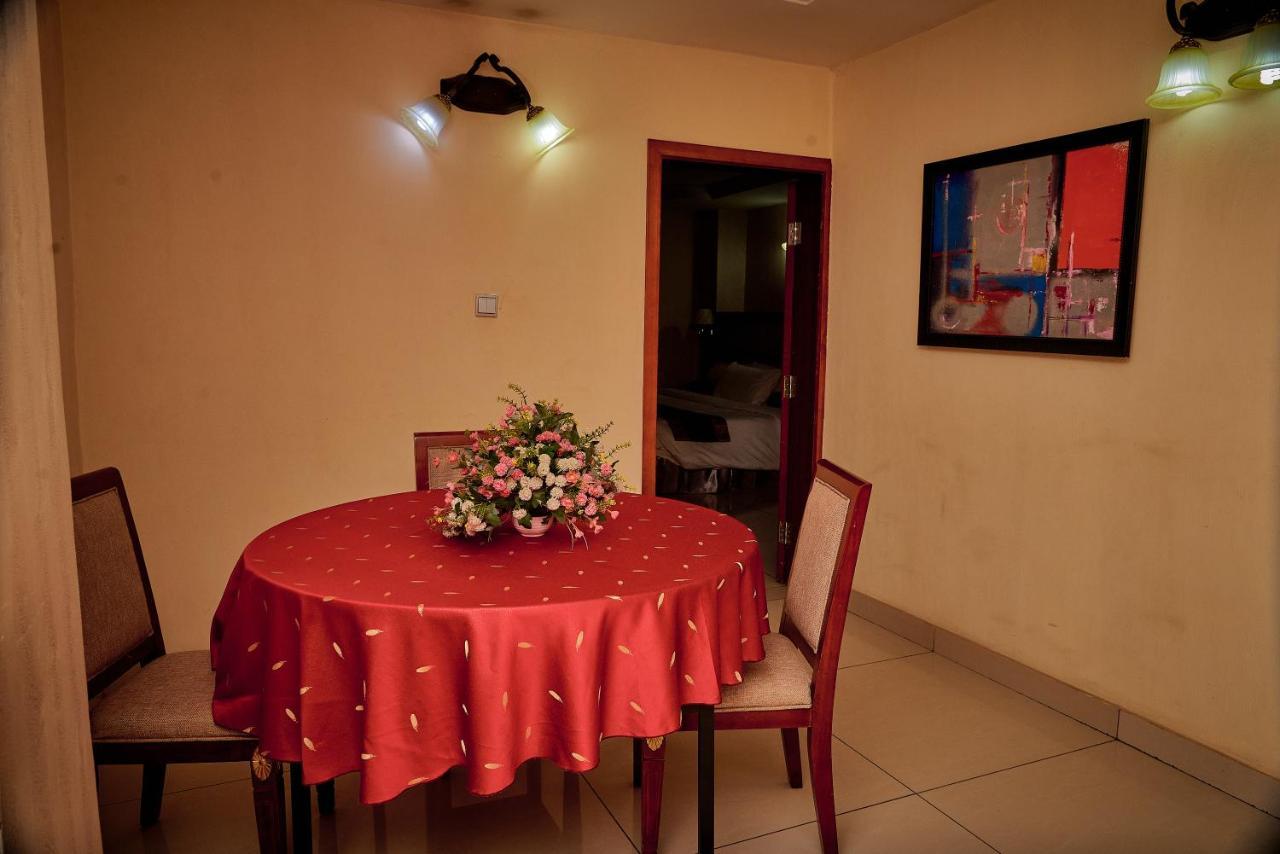 Barcelona Hotels, Abuja Mobushipe Ngoại thất bức ảnh
