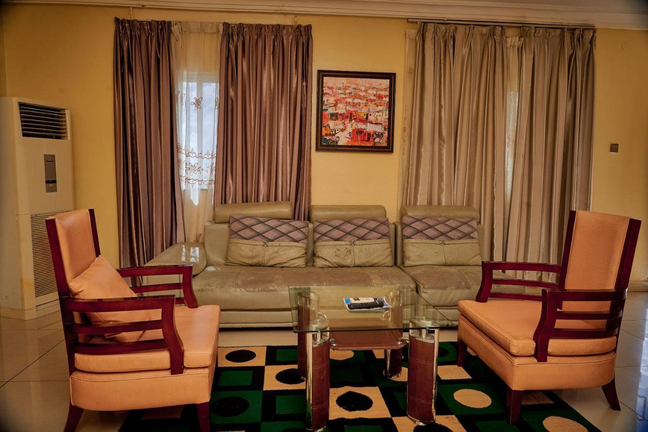Barcelona Hotels, Abuja Mobushipe Ngoại thất bức ảnh