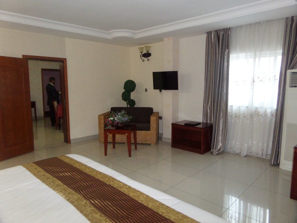 Barcelona Hotels, Abuja Mobushipe Ngoại thất bức ảnh