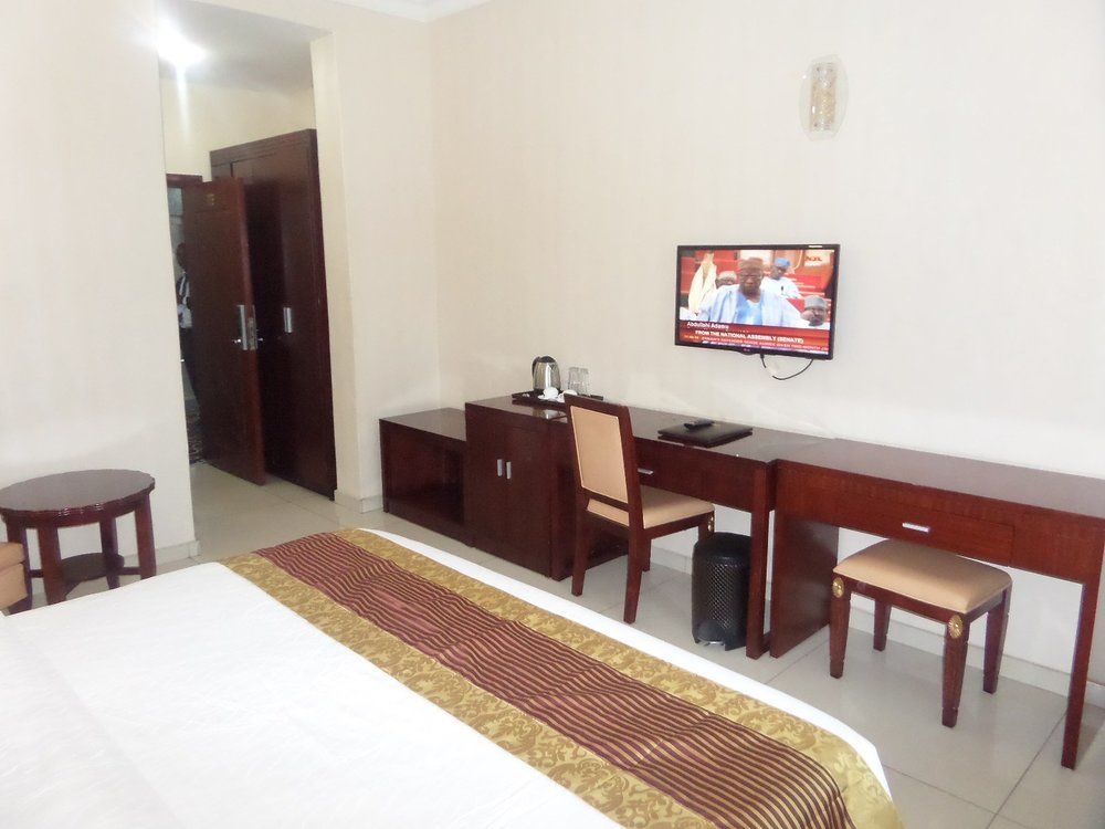 Barcelona Hotels, Abuja Mobushipe Ngoại thất bức ảnh