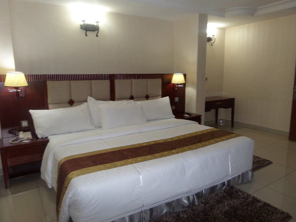 Barcelona Hotels, Abuja Mobushipe Ngoại thất bức ảnh