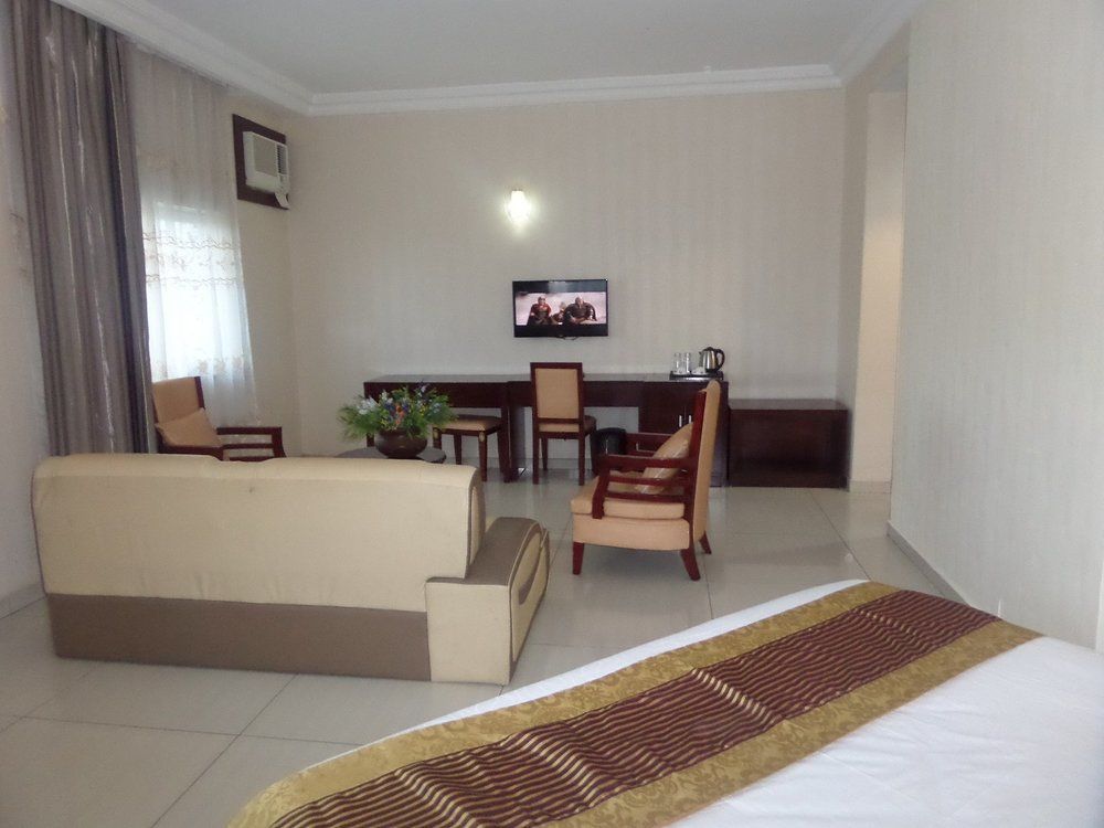 Barcelona Hotels, Abuja Mobushipe Ngoại thất bức ảnh